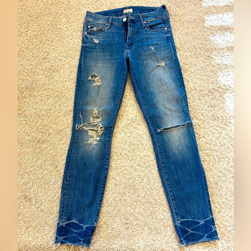 Mother “Looker Ankle Fray size 26 in Naughty Intentions Wash”